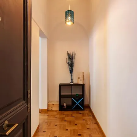 Guesthost - Trastevere Delightful * Rom